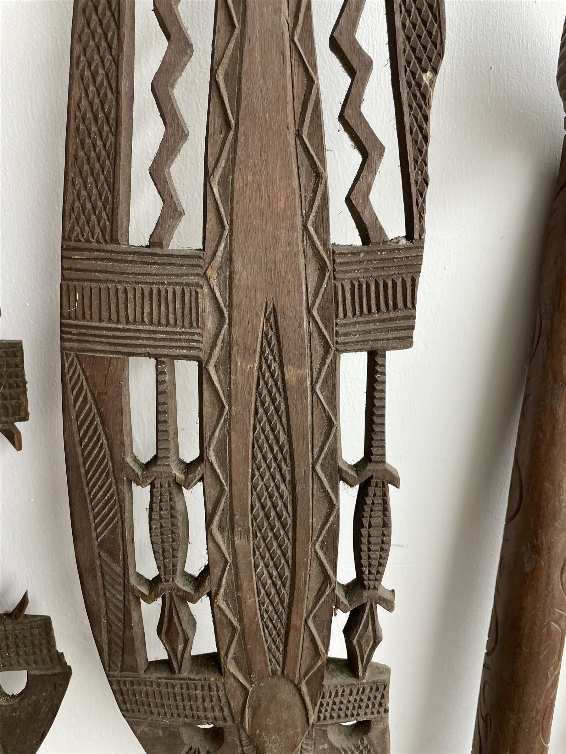 Pair of African carved wooden paddle clubs - Image 4 of 15