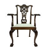 Pratts Bradford - Late 20th century Chippendale design walnut and mahogany elbow chair