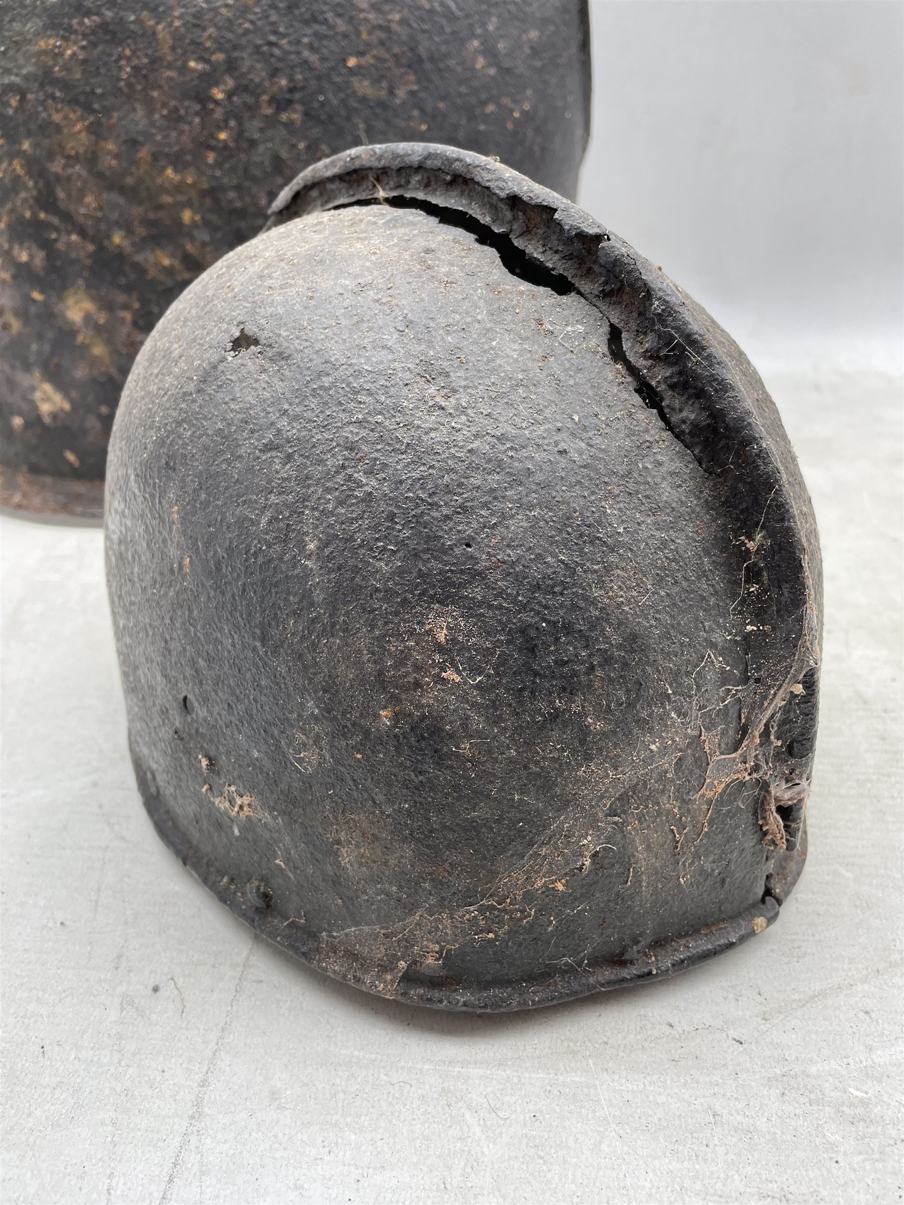 English Civil War period back plate H38cm x W32cm and a lobster tail helmet skull (2) - Image 5 of 7