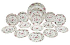 18th century Chinese Export Famille Rose porcelain fifteen-piece table service