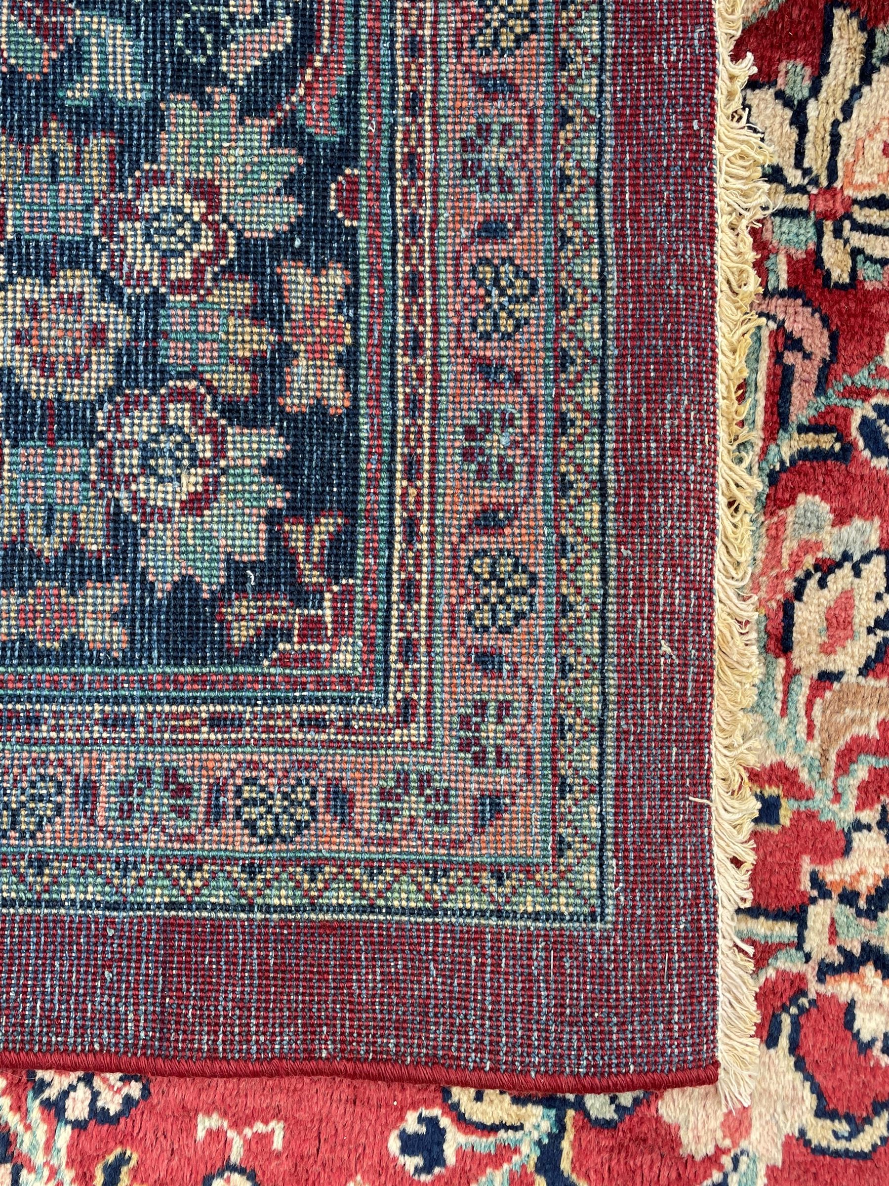 Persian Mahal red ground carpet - Image 7 of 9