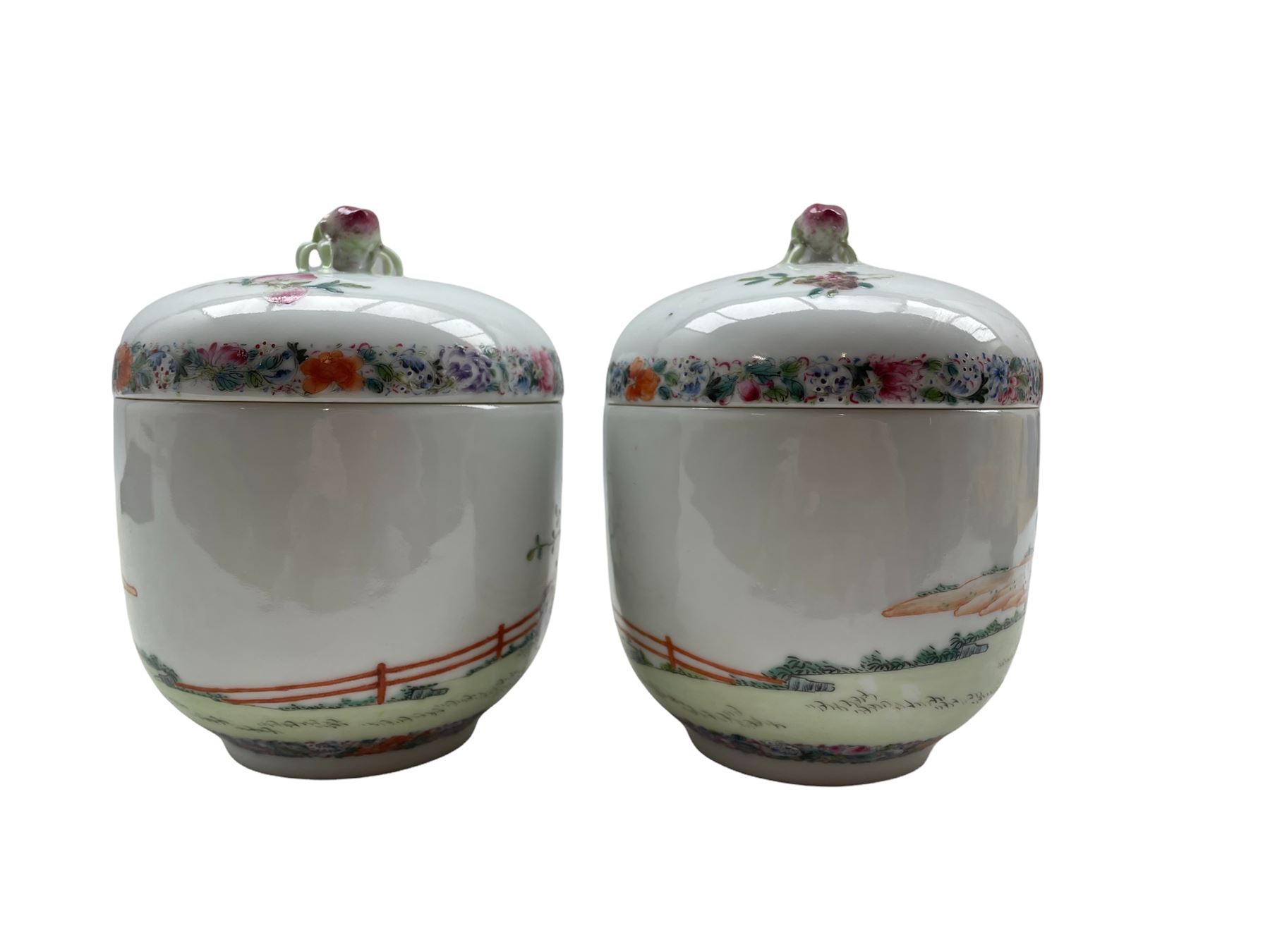 Pair of Chinese Republic Period porcelain bowls and covers - Image 3 of 8