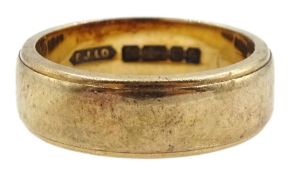 9ct gold wedding band