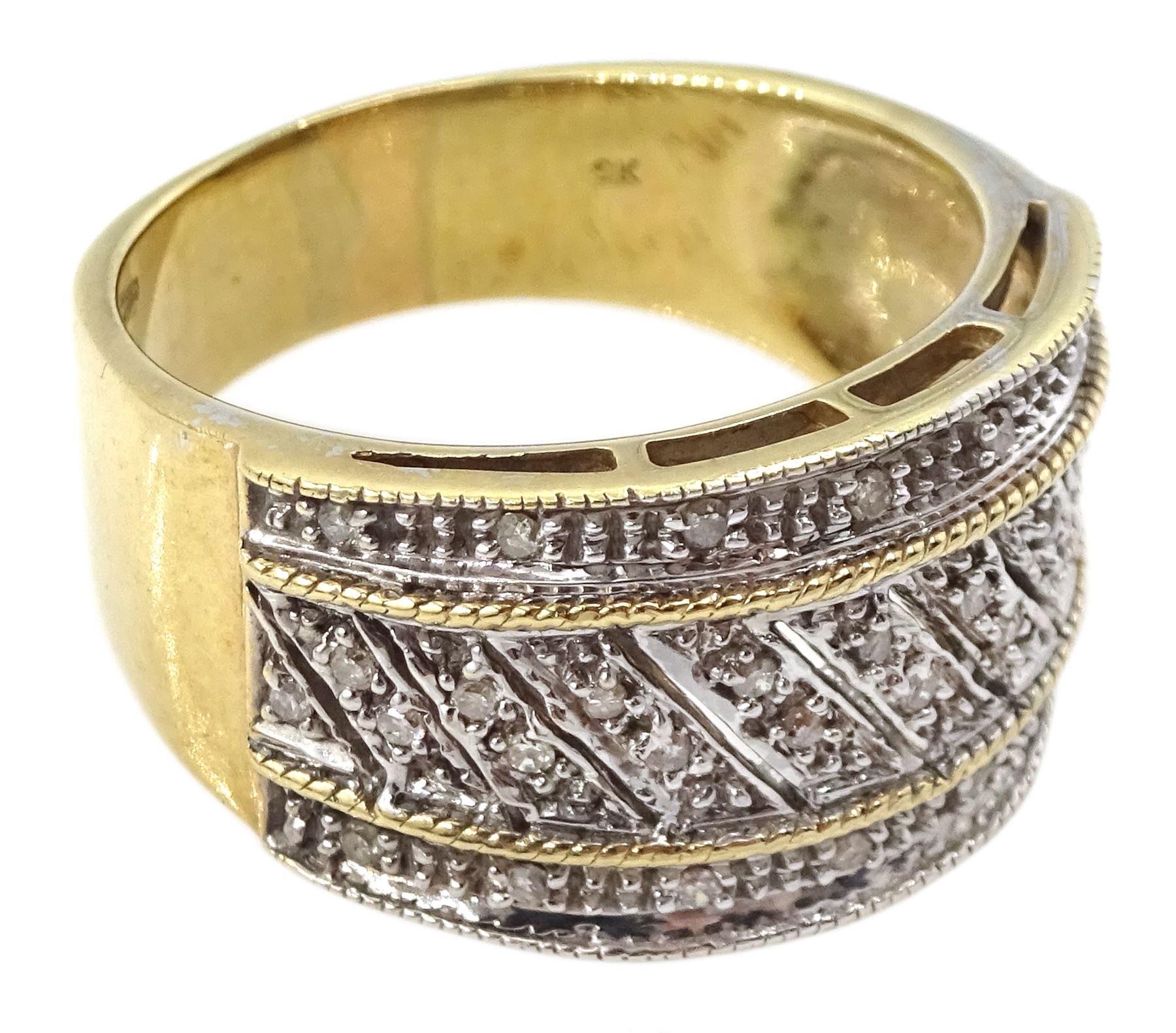 9ct gold pave set diamond ring - Image 3 of 4