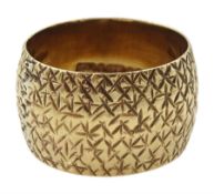 9ct gold textured wide band