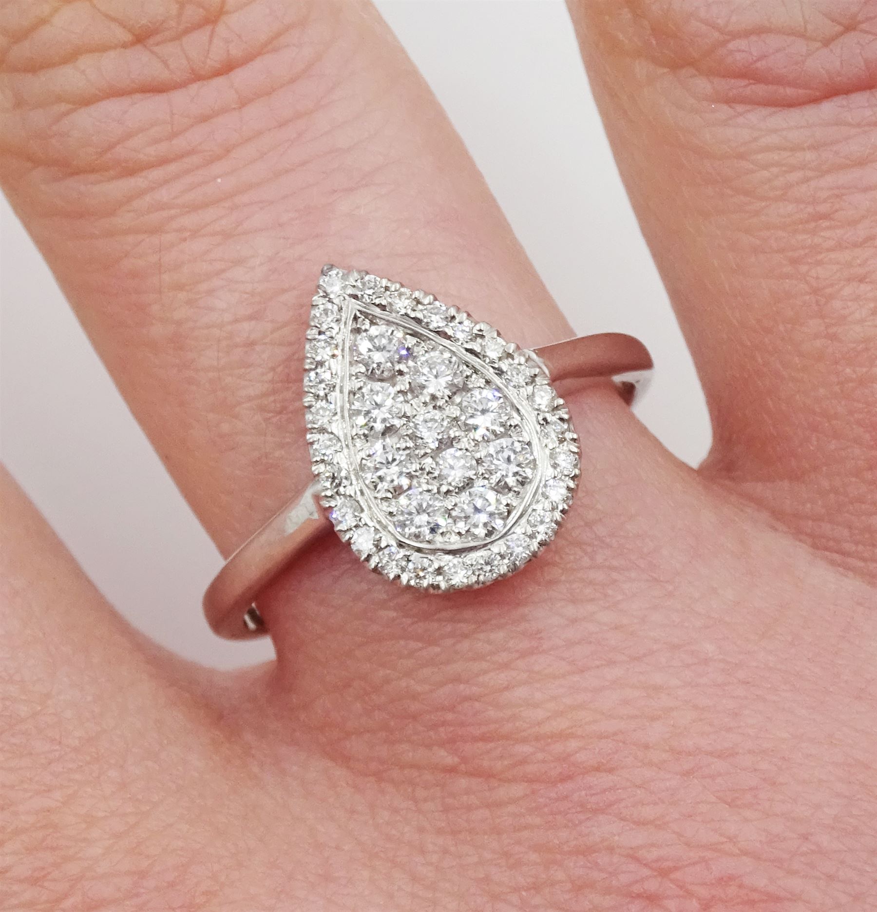 18ct white gold pave set diamond pear shaped ring - Image 2 of 4