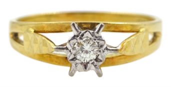 Gold single stone round brilliant cut diamond ring