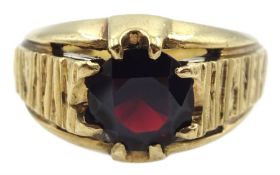 9ct gold single stone round garnet ring