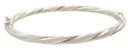Silver textured rope twist design hinged bangle