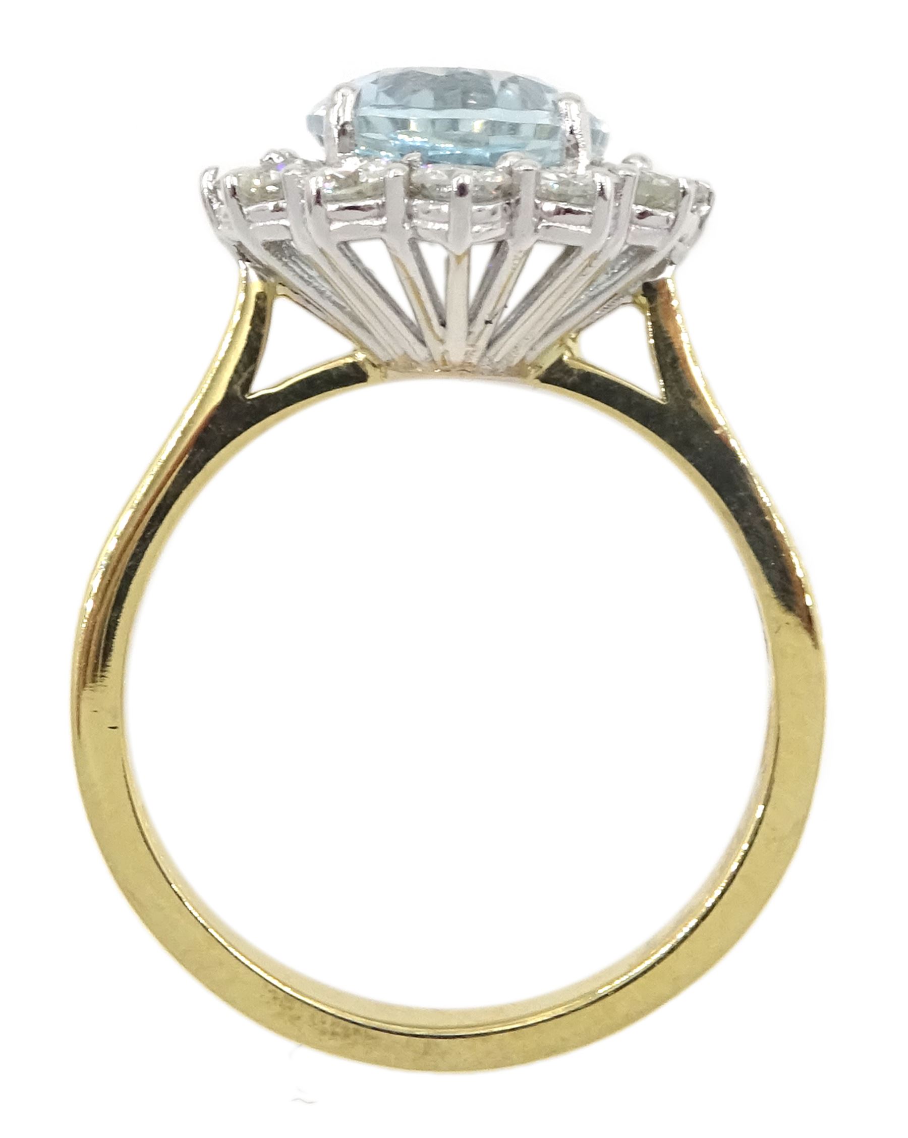18ct gold oval aquamarine and round brilliant cut diamond cluster ring - Image 4 of 4