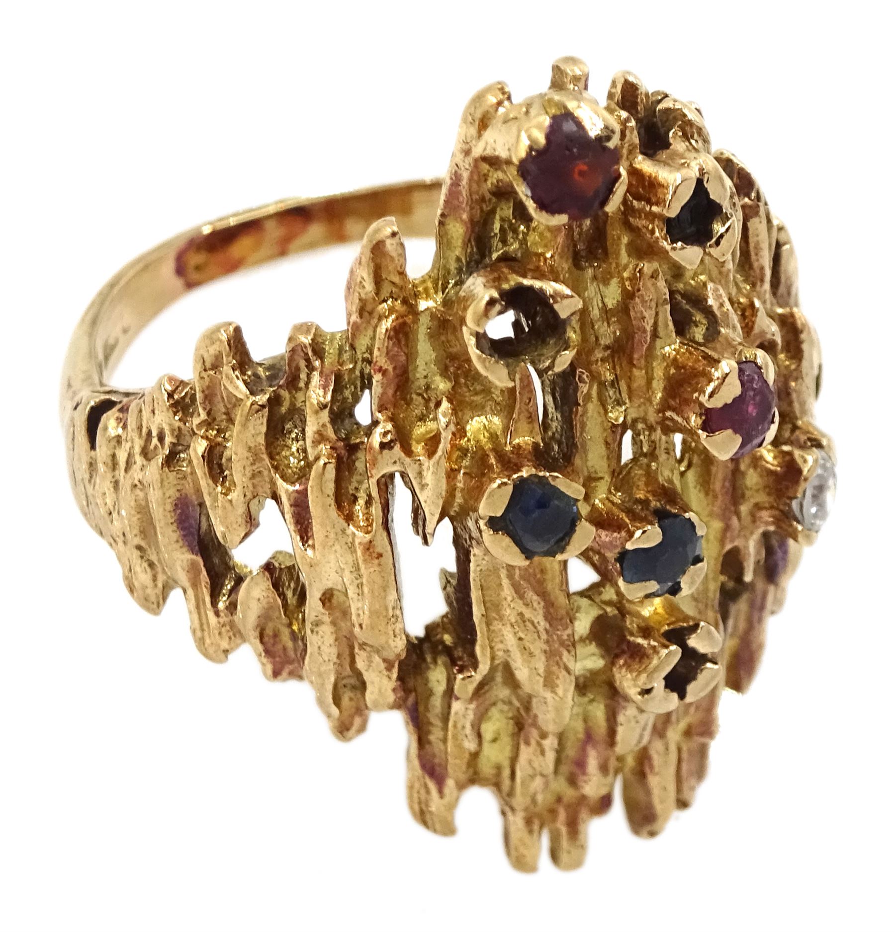 9ct gold stone set bark effect abstract ring - Image 3 of 4