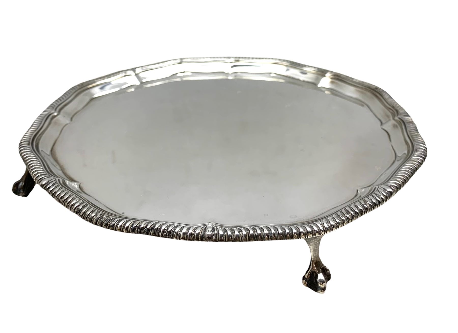 Silver circular salver with gadrooned border on claw and ball feet D20cm Sheffield 1960 Maker Thomas
