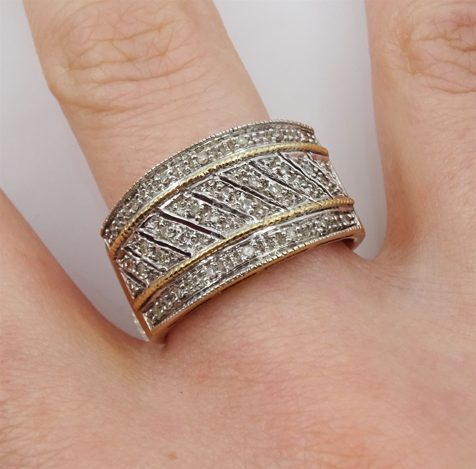 9ct gold pave set diamond ring - Image 2 of 4