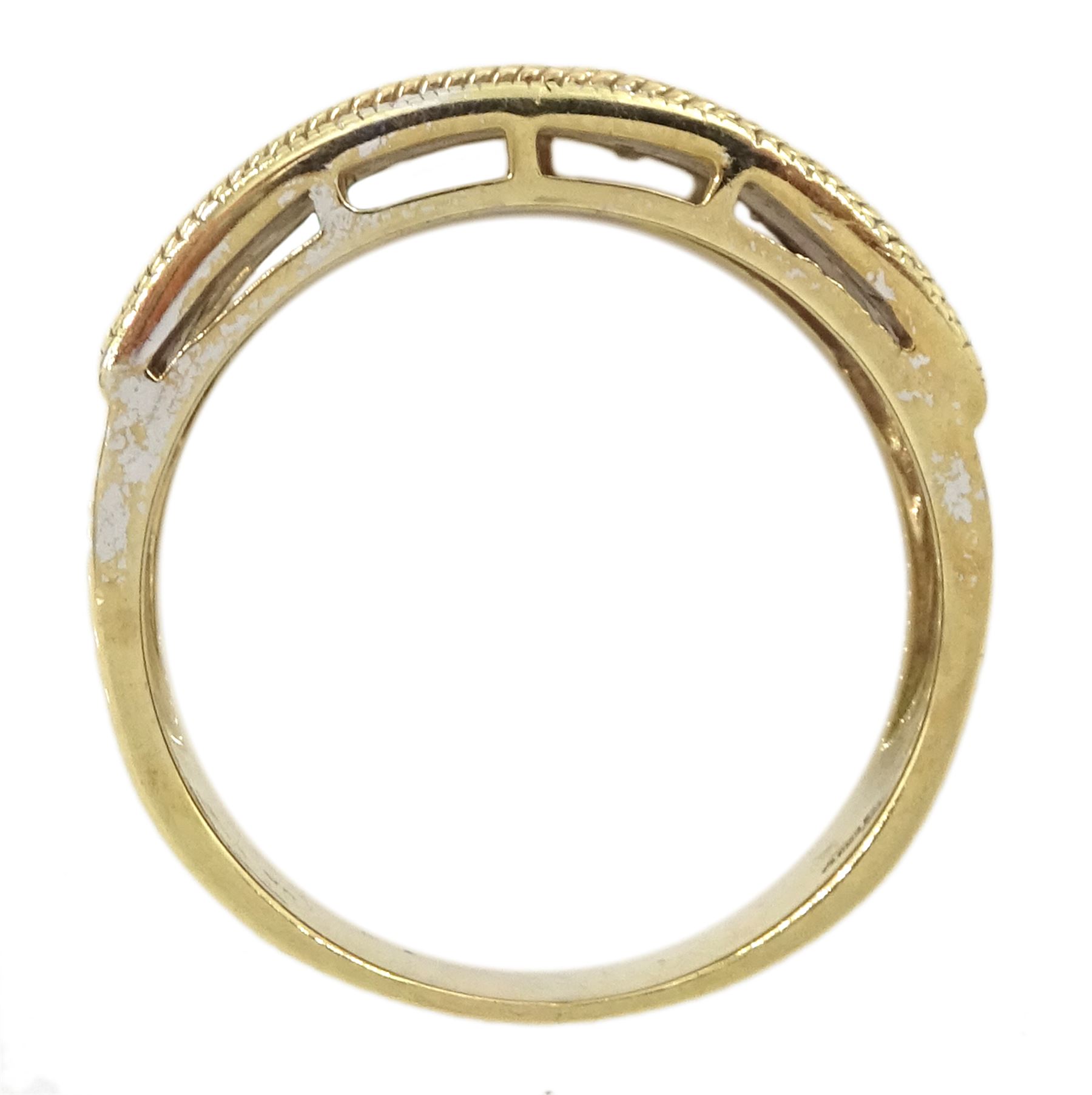 9ct gold pave set diamond ring - Image 4 of 4