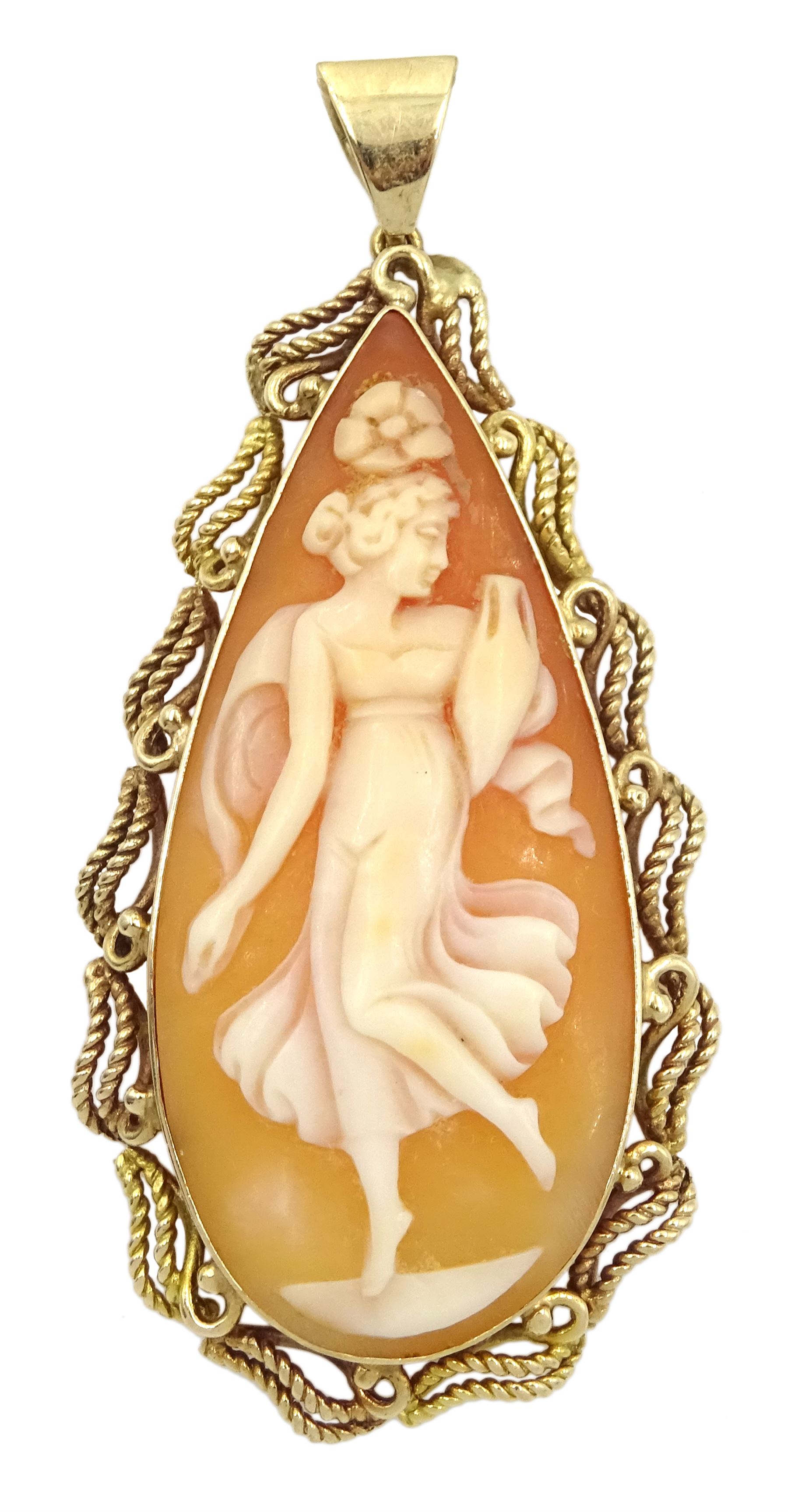 9ct gold pear shaped cameo depicting a dancing lady