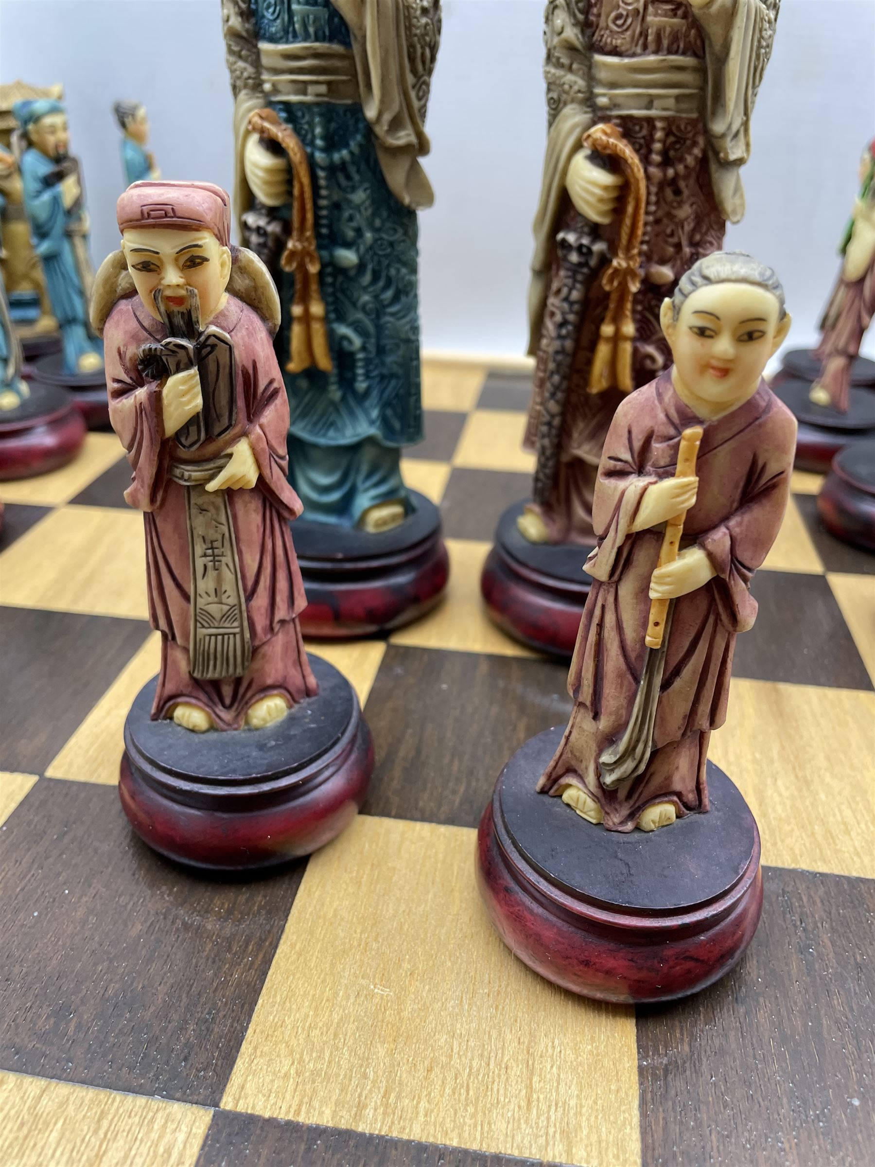 Chinese painted resin figural chess set - Image 5 of 5