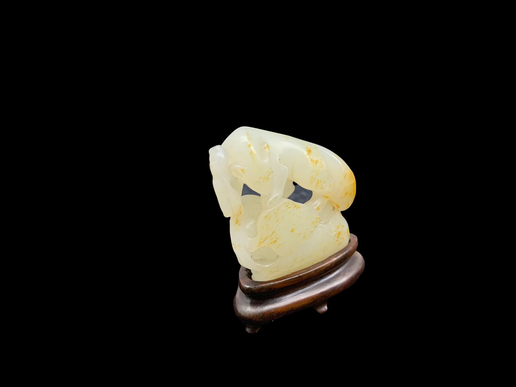 Chinese jade carved as two frogs W5cm and another carved as a fox on a rock W4.5cm - Image 3 of 4