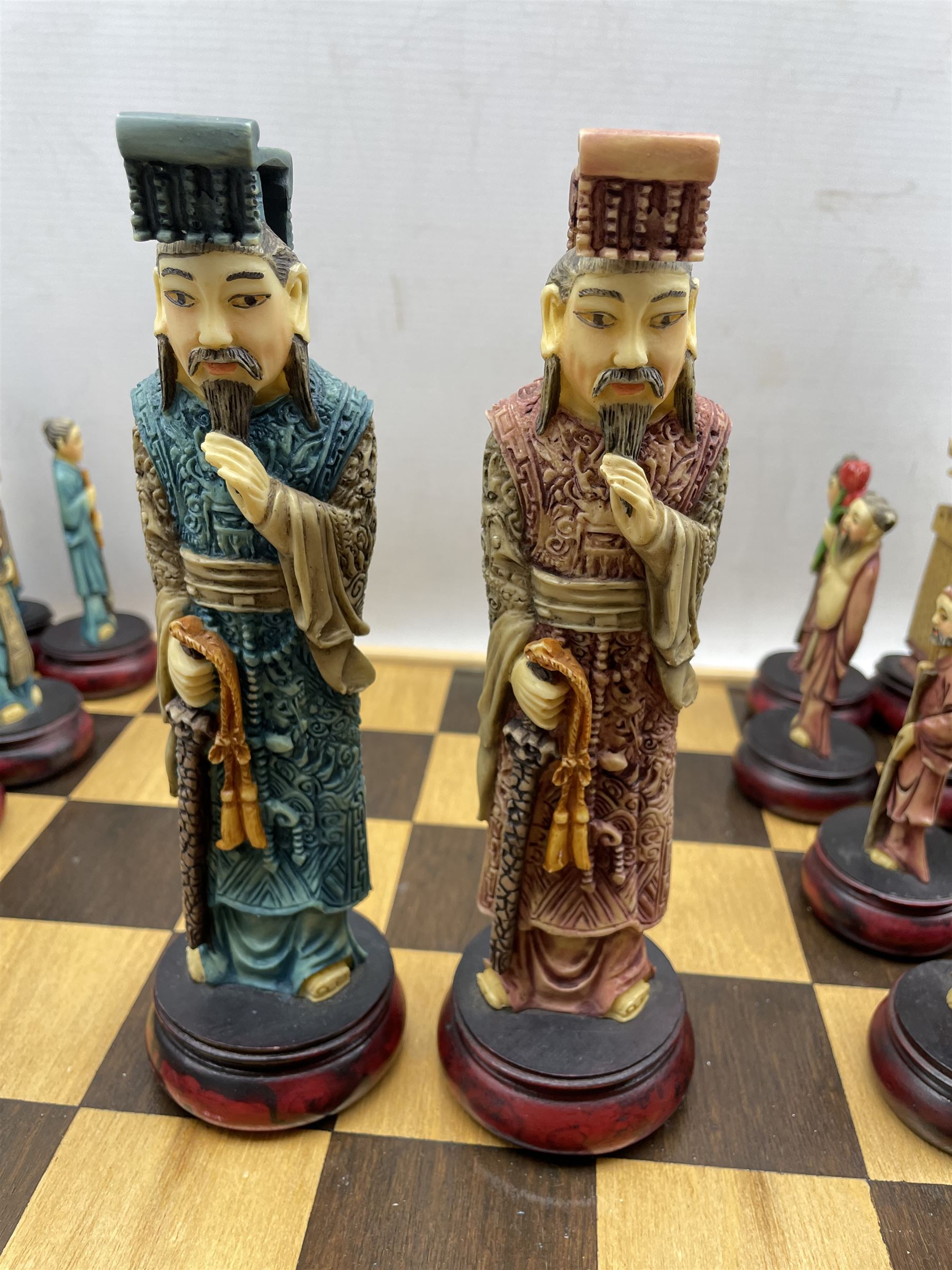 Chinese painted resin figural chess set - Image 4 of 5