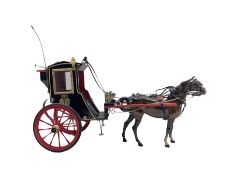 Beswick brown gloss model of a swish tail horse drawing a Hansom Cab