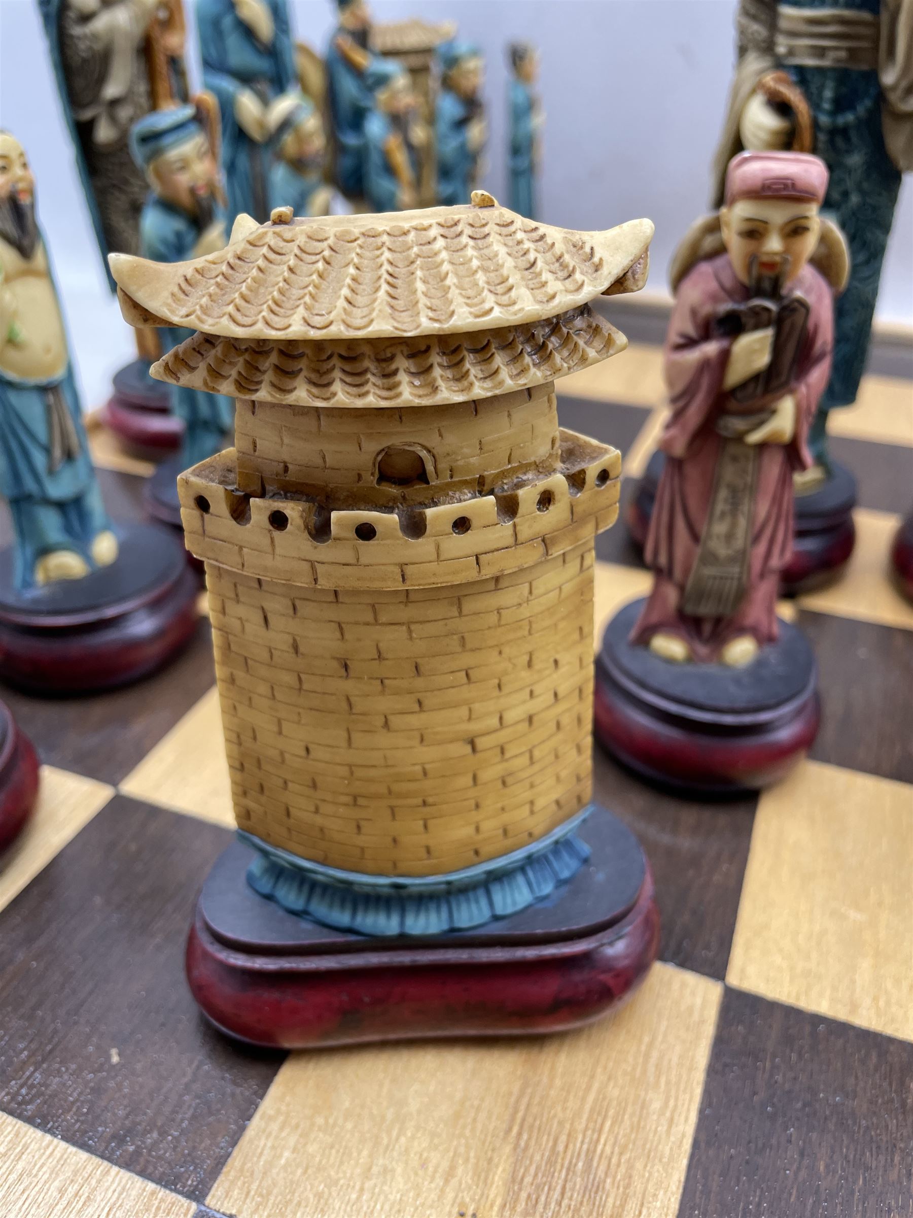 Chinese painted resin figural chess set - Image 3 of 5