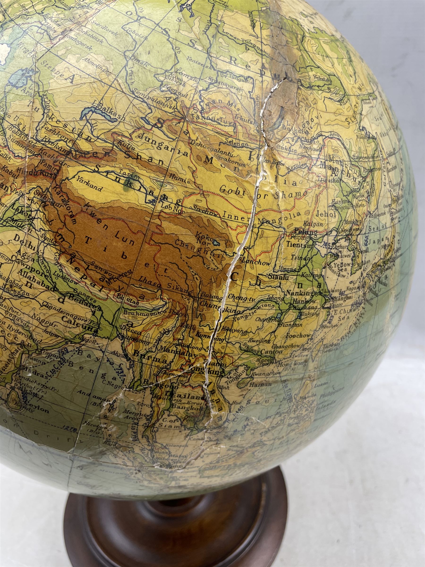 Phillips 14 Inch Terrestrial Globe by George Philip & Son Ltd for the London Geographical Institute - Image 3 of 4