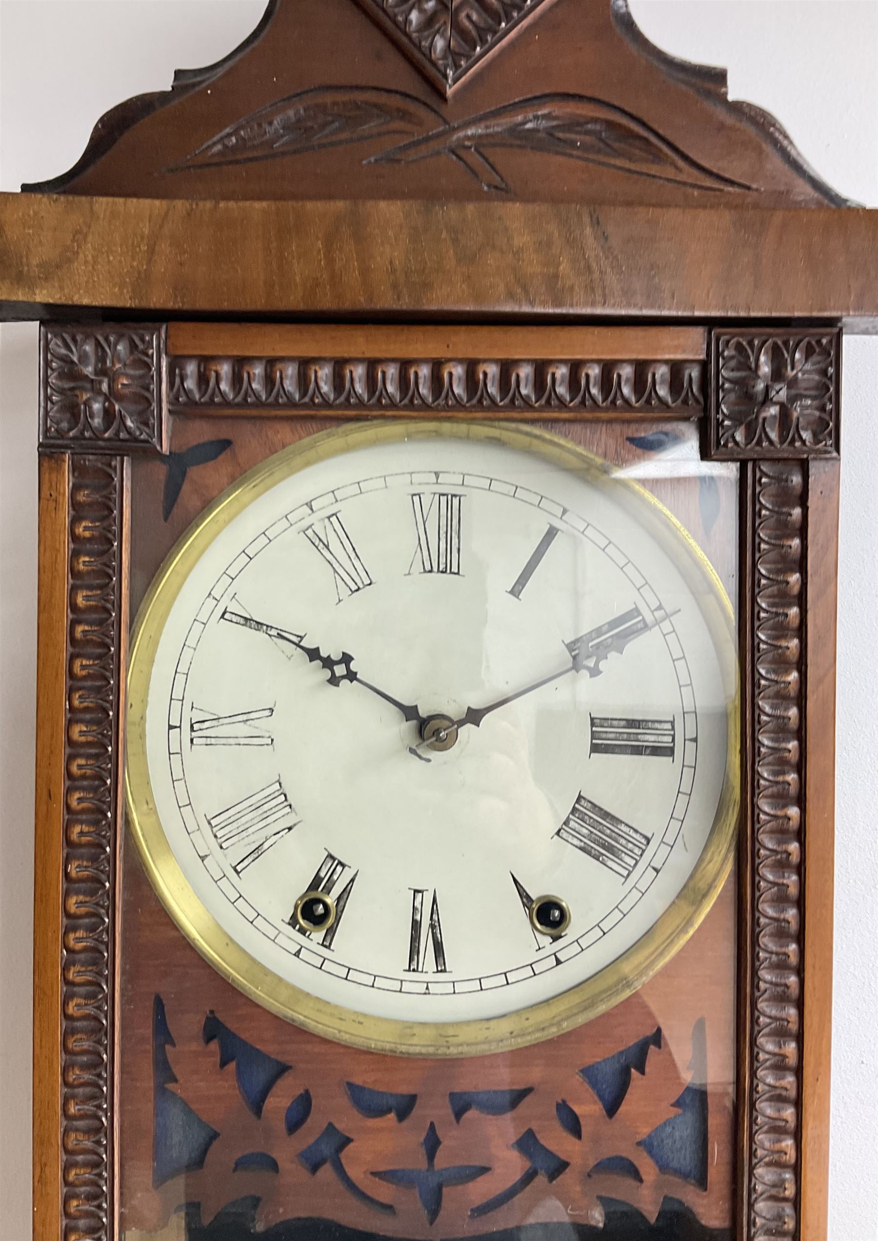 A 19th century American wall clock manufactured by the “New Haven” clock company, in a mahogany - Image 2 of 2