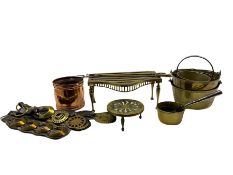 Collection of copper and brass ware to include horse brasses