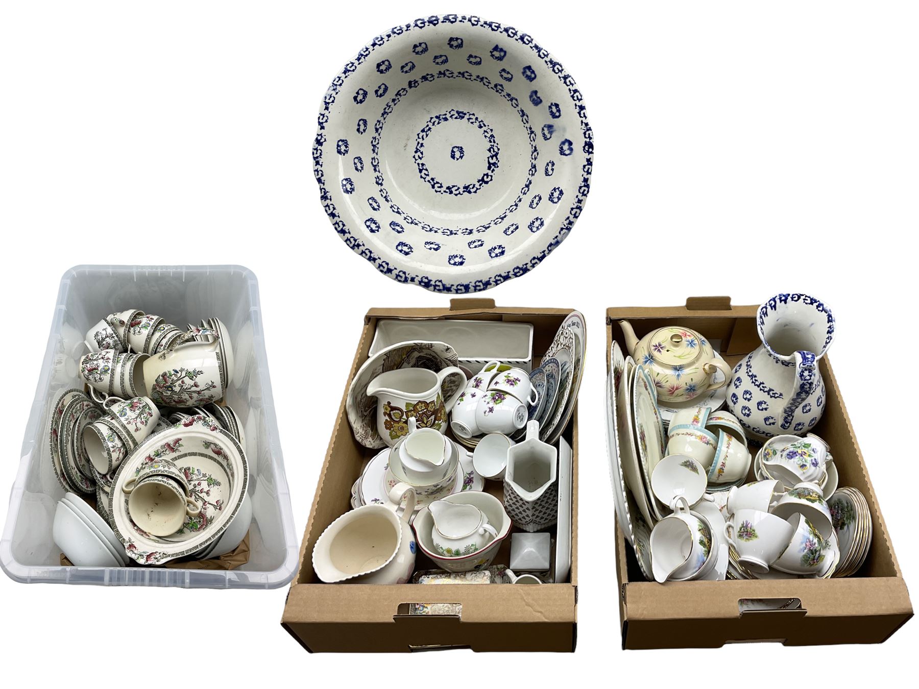 Johnson Bros England 'Indian tree' pattern part dinner and tea ware service