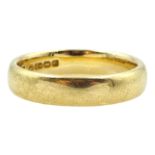 18ct gold wedding band