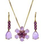 9ct gold cabochon amethyst and stone set flower pendant necklace and a similar pair of 9ct gold pend