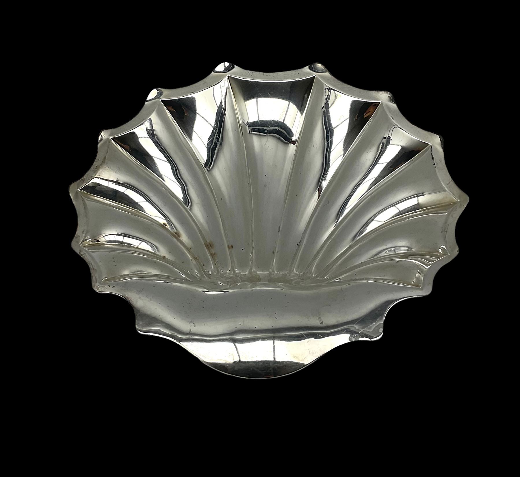 Silver shell shape fluted serving dish raised on ball feet 26cm x 25cm Sheffield 1911 Maker Pearce &