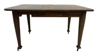 20th century wind-out oak dining table