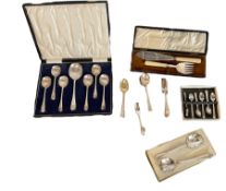 Cased set of plated fruit spoons