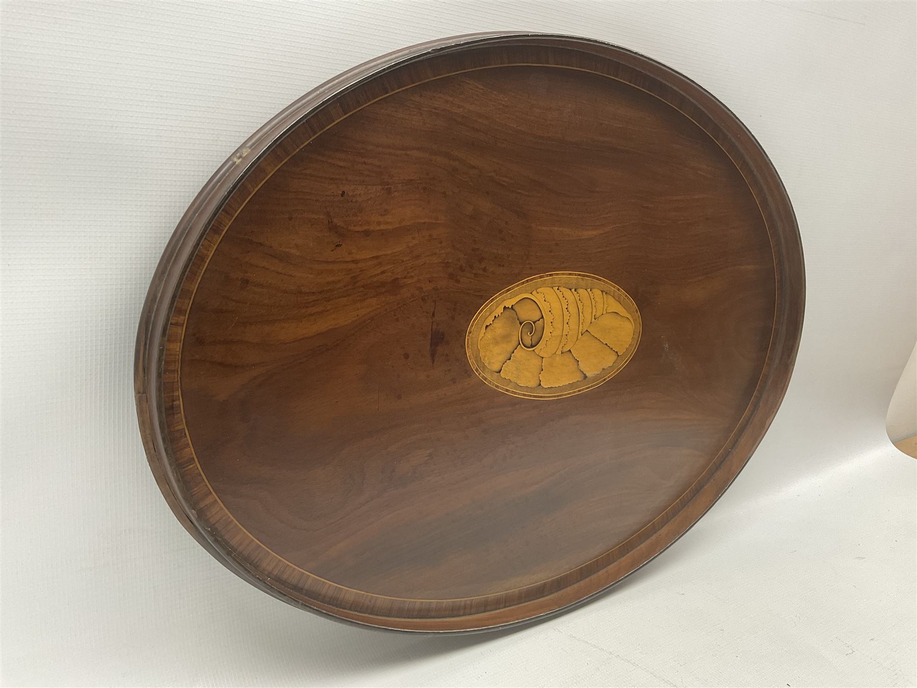 George III oval mahogany galleried tea tray - Image 3 of 8