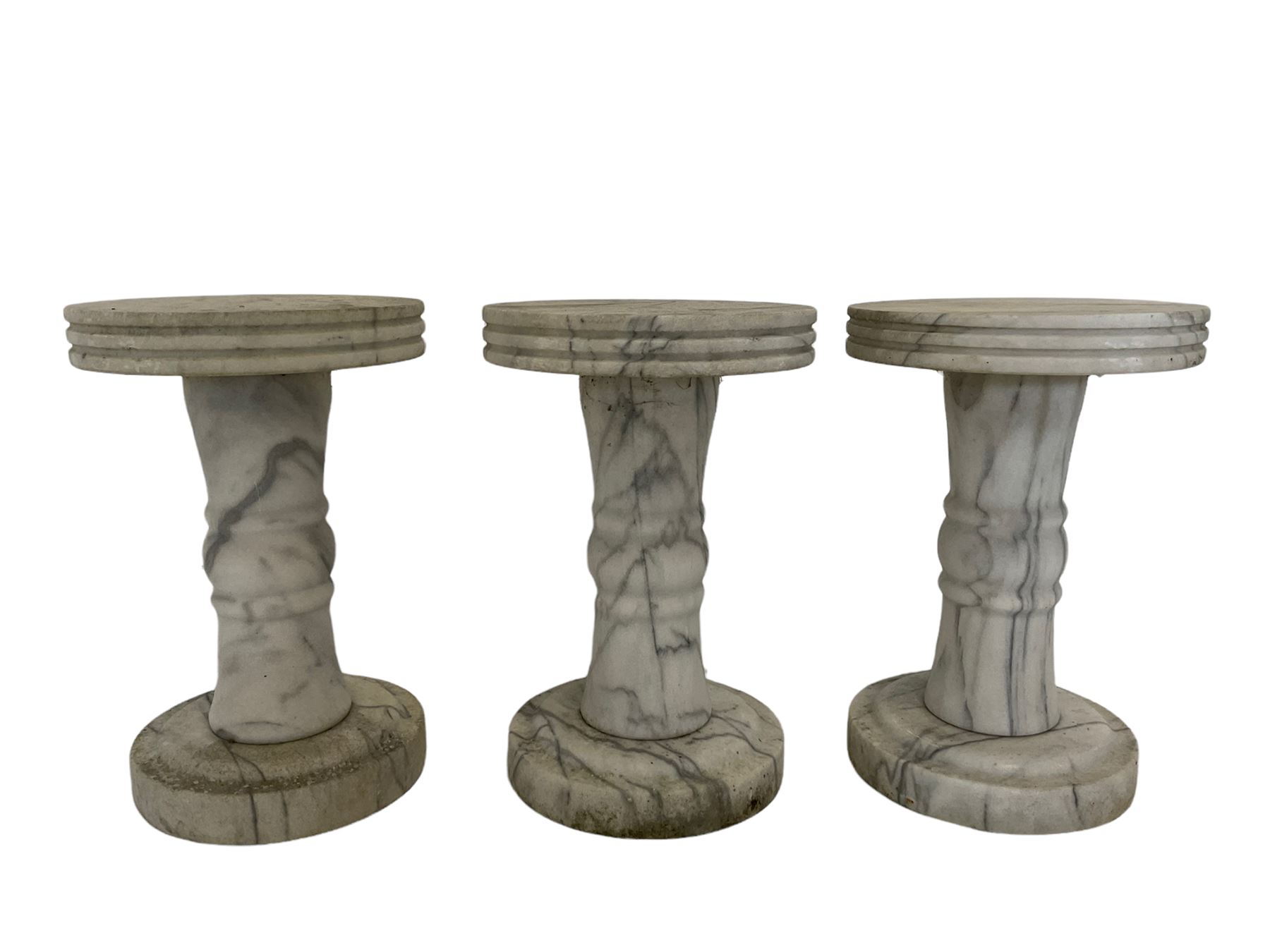 White veined marble circular garden pedestal table - Image 7 of 9