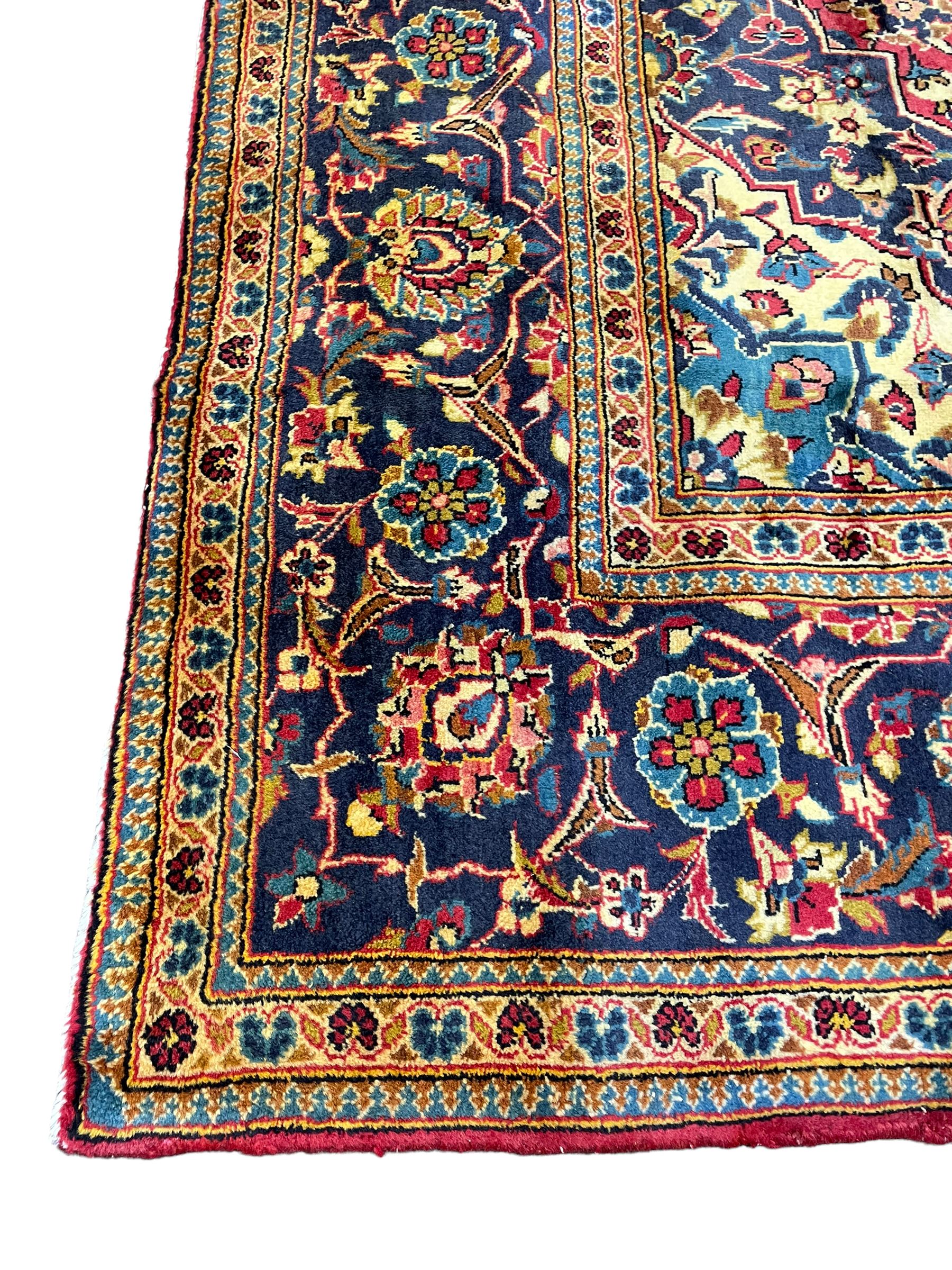 Persian Kashan red ground rug - Image 2 of 5