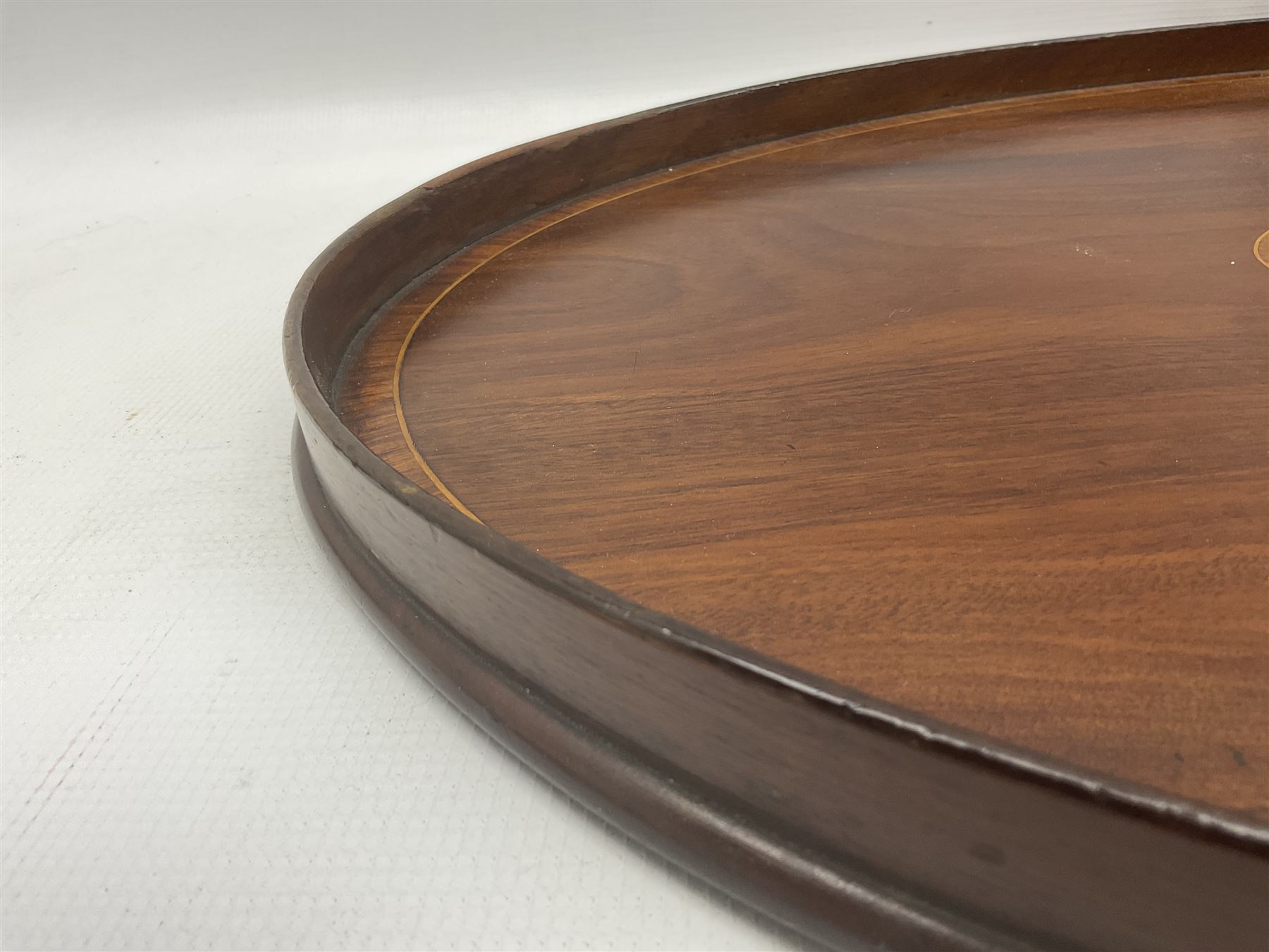 George III oval mahogany galleried tea tray - Image 2 of 8