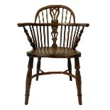 Early 19th century elm and yew wood Windsor armchair