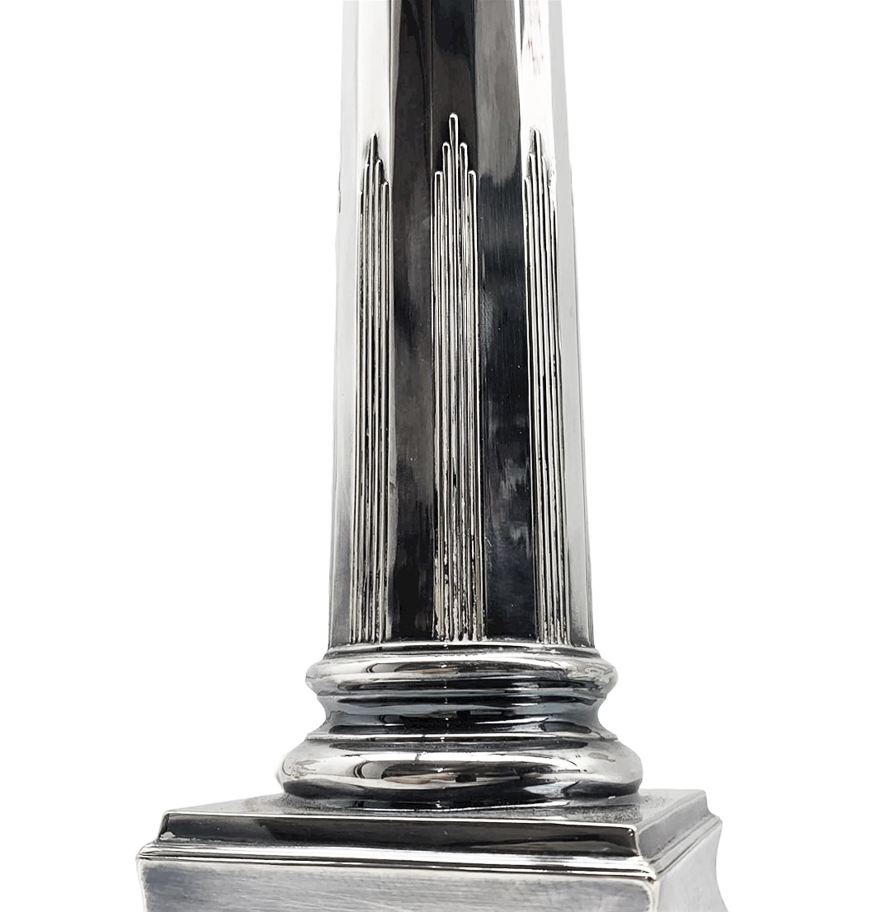 Edwardian silver-plated Corinthian column table lamp - Image 4 of 5