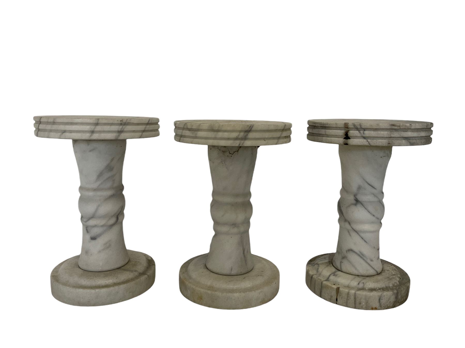 White veined marble circular garden pedestal table - Image 9 of 9
