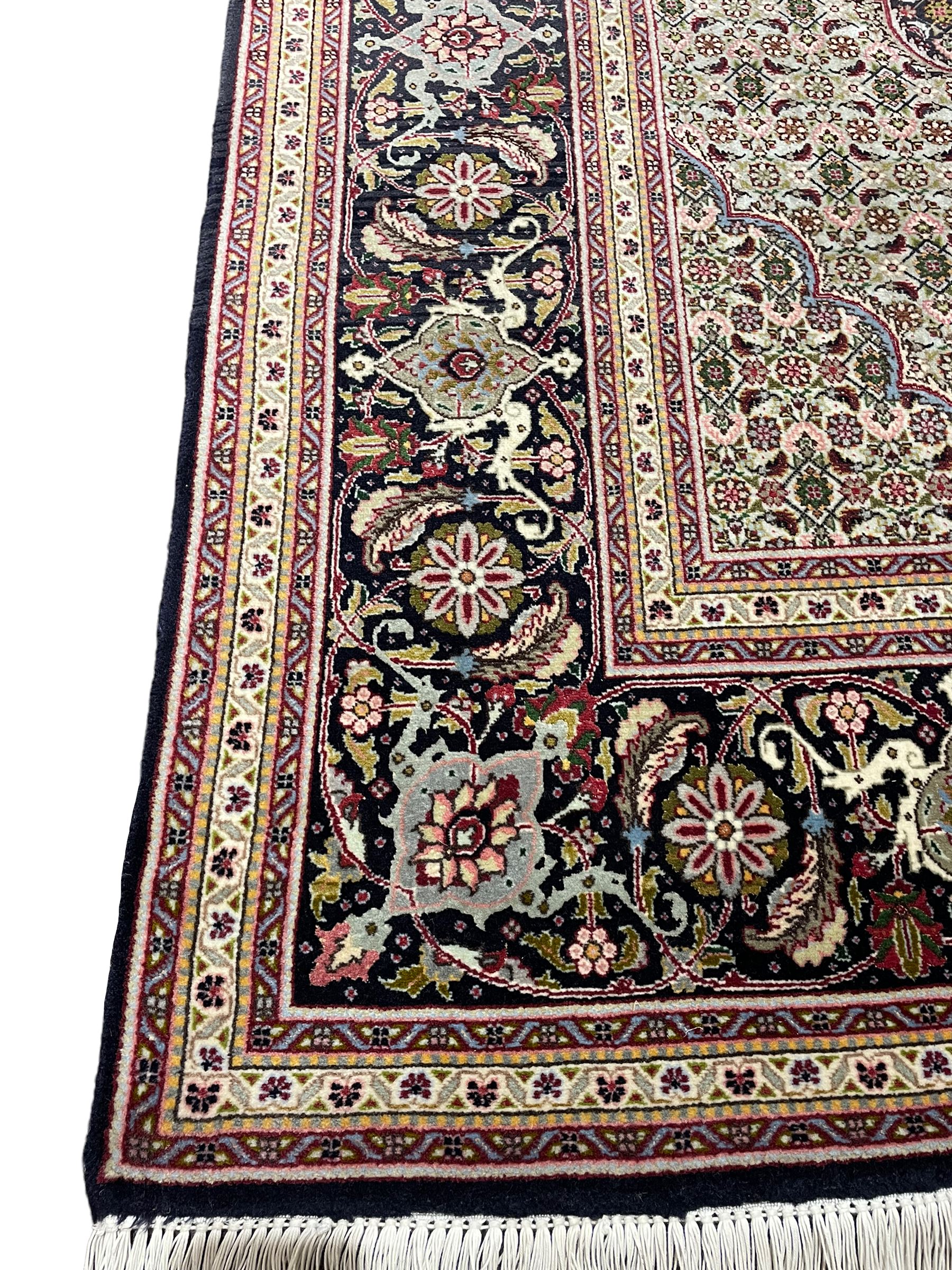 Fine Persian Tabriz rug - Image 5 of 8