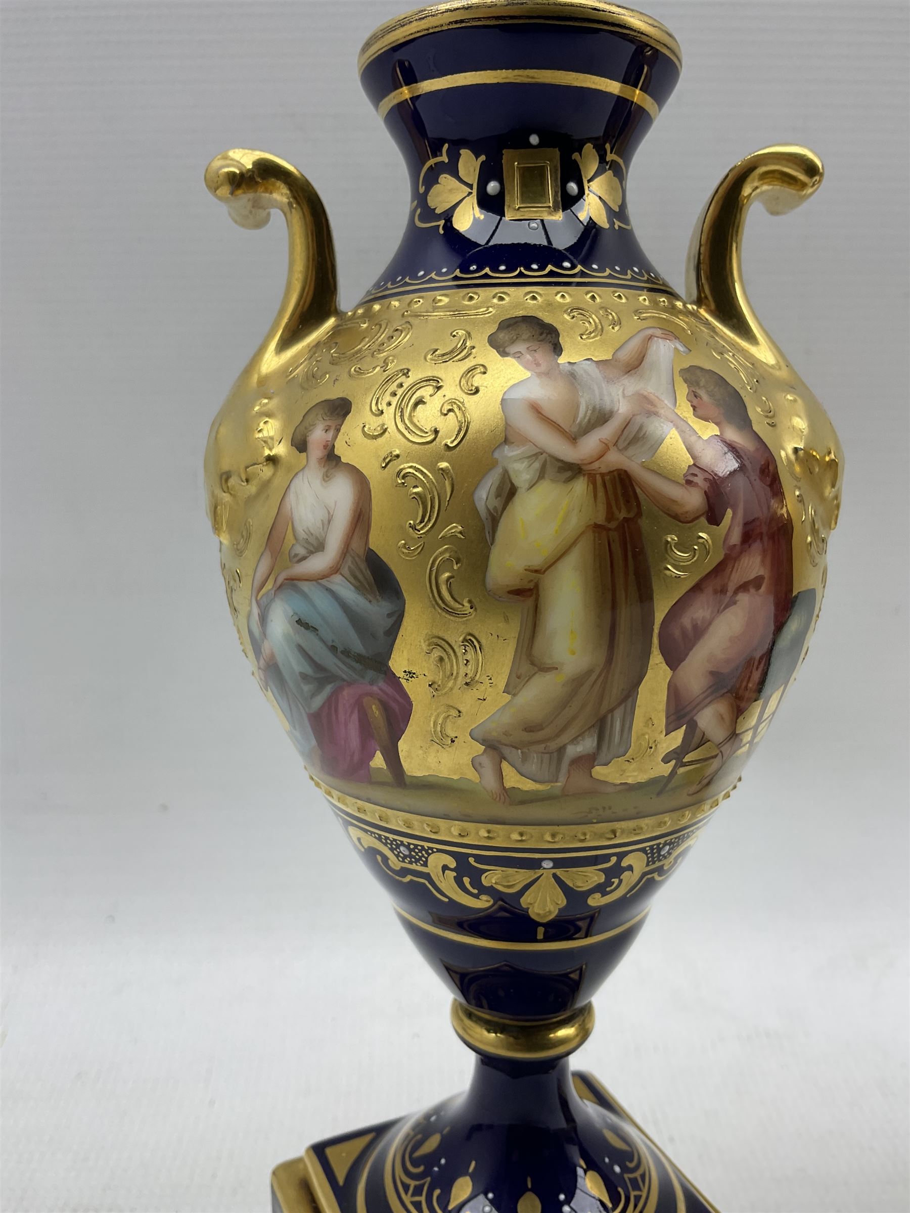 Pair of 'Vienna' porcelain urns - Image 6 of 7