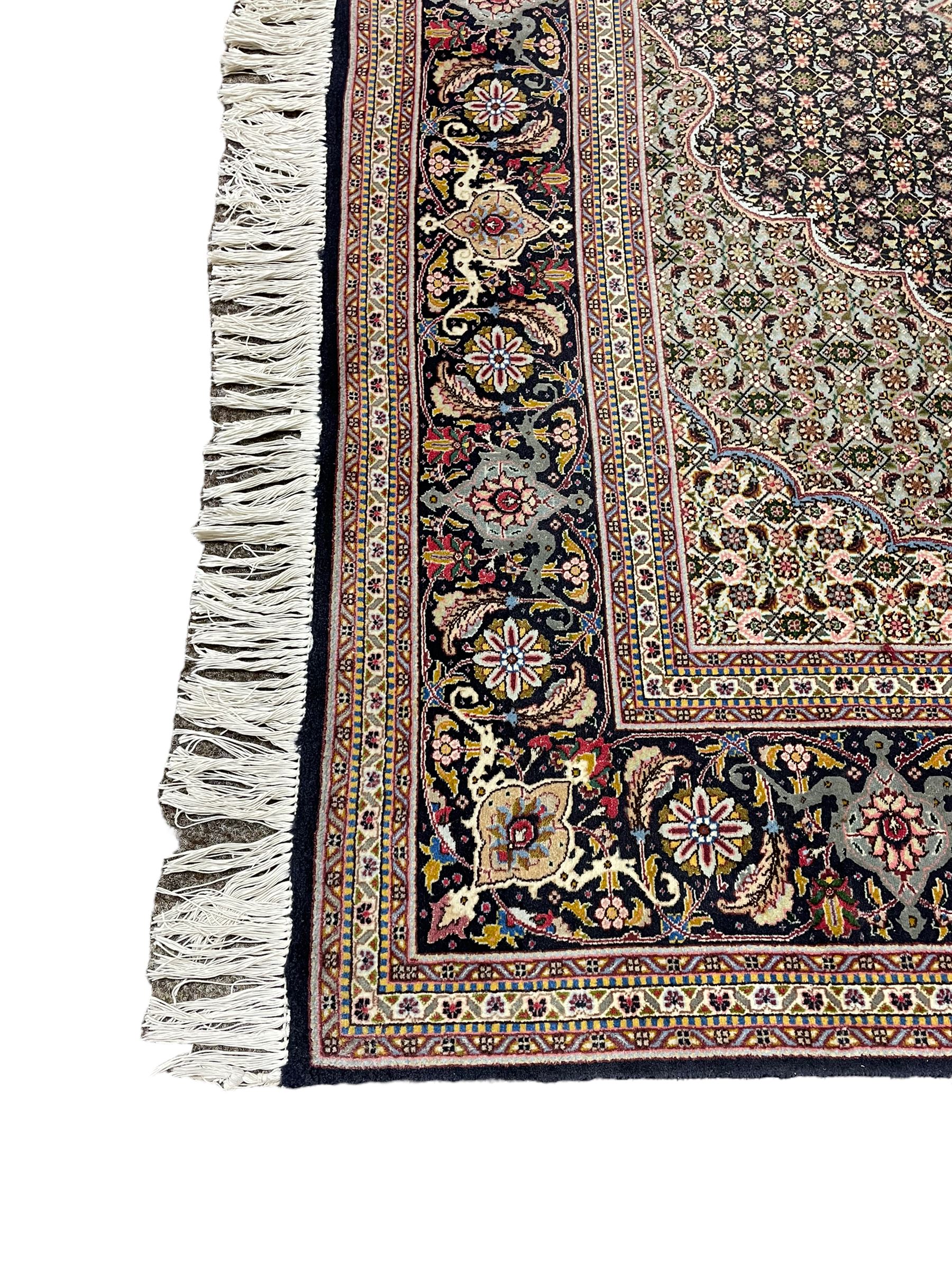 Fine Persian Tabriz rug - Image 4 of 8