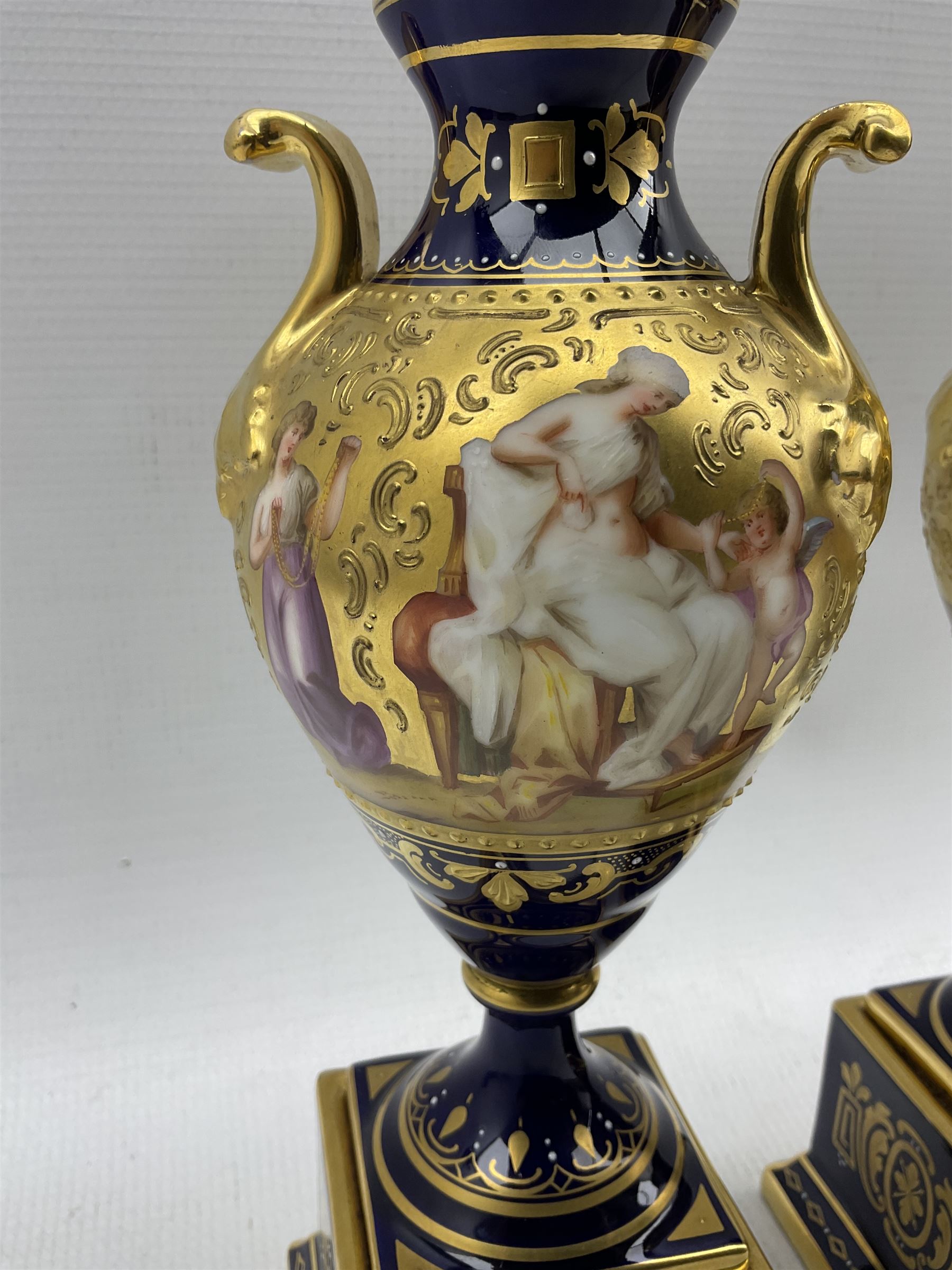 Pair of 'Vienna' porcelain urns - Image 2 of 7