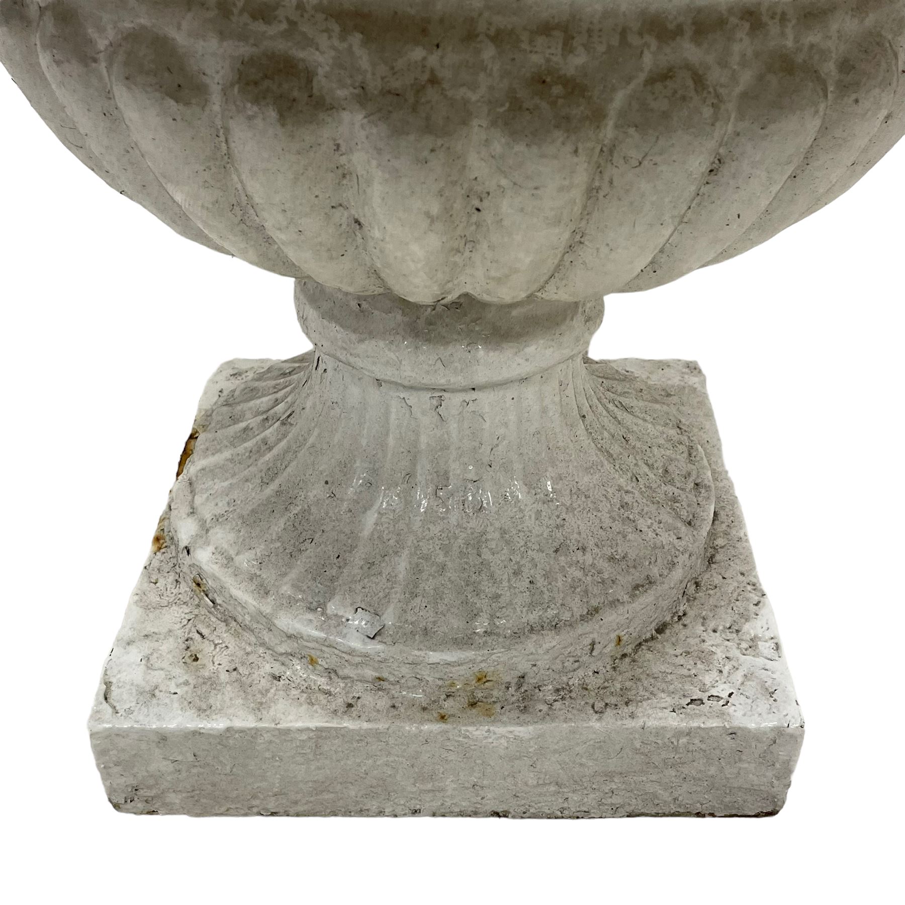 White painted cast iron bowl shaped urn - Image 4 of 5