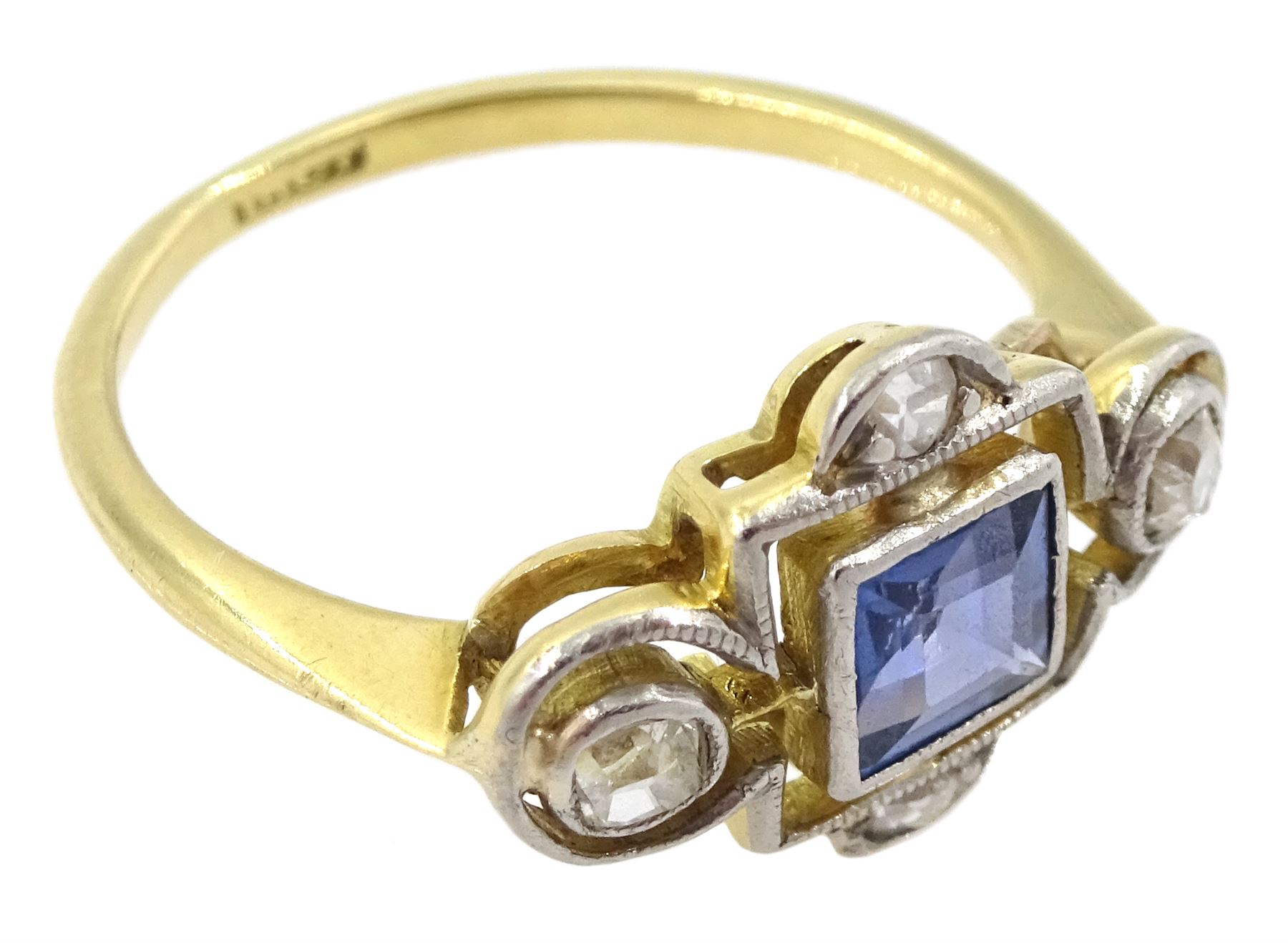 Art Deco 18ct gold princess cut sapphire and milgrain set diamond cluster ring - Image 8 of 9