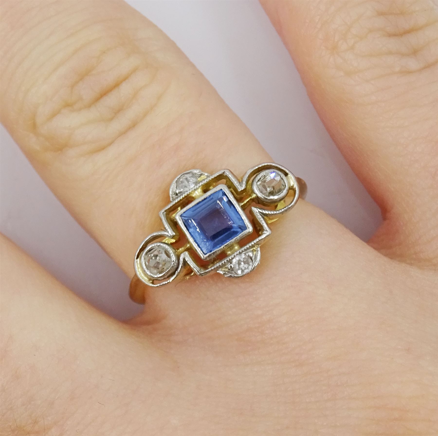 Art Deco 18ct gold princess cut sapphire and milgrain set diamond cluster ring - Image 2 of 9