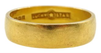 22ct gold 'Lucky Star' wedding band