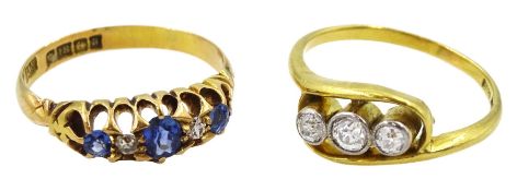 Early 20th century 18ct gold three stone old cut diamond ring