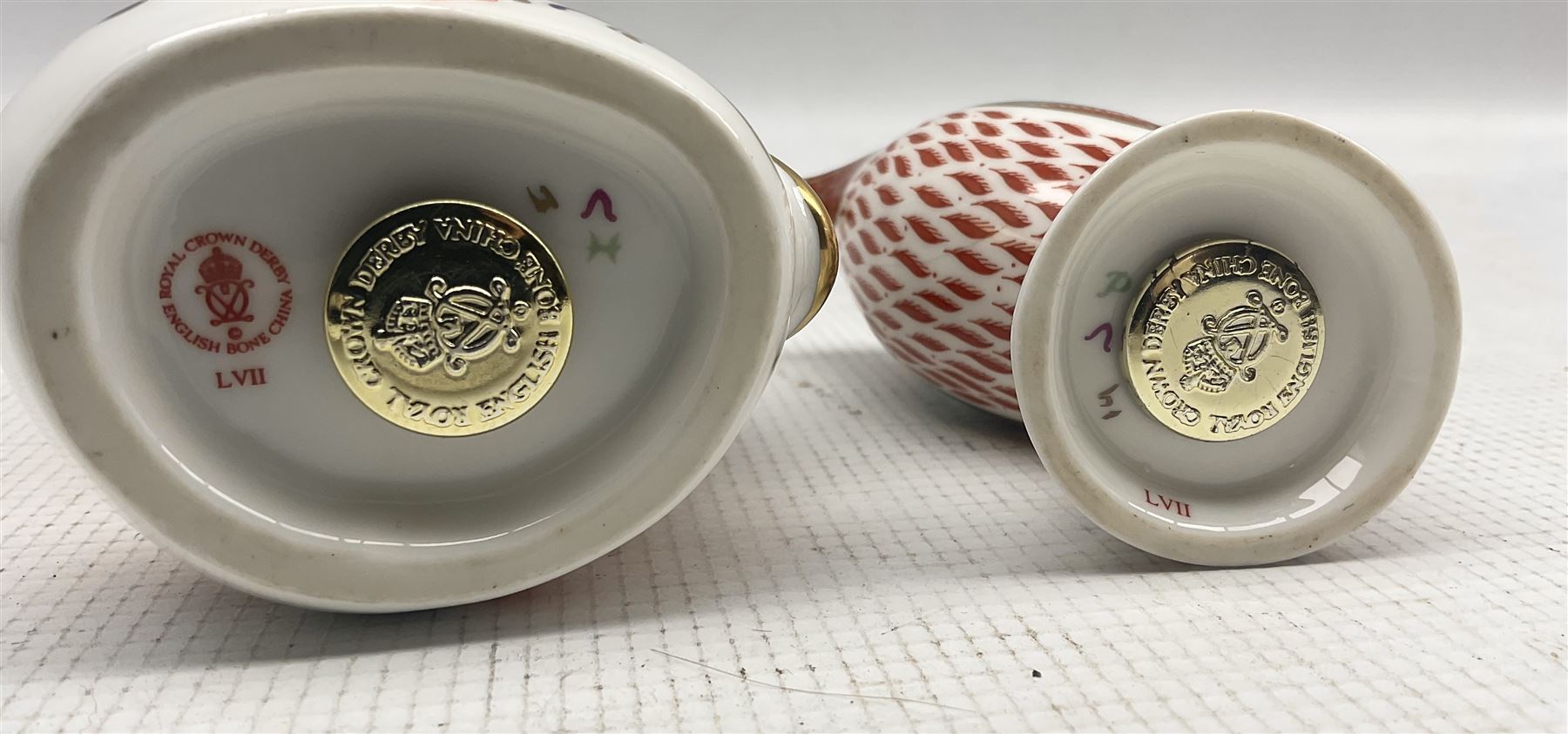 Two Royal Crown Derby paperweights comprising a Hummingbird and Kingfisher - Image 3 of 3